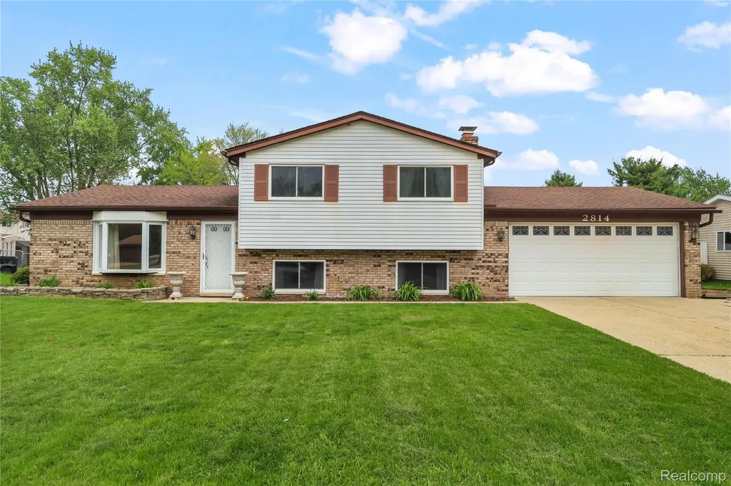 2814 Burgess Hill Drive Waterford Charter Township MI 48329