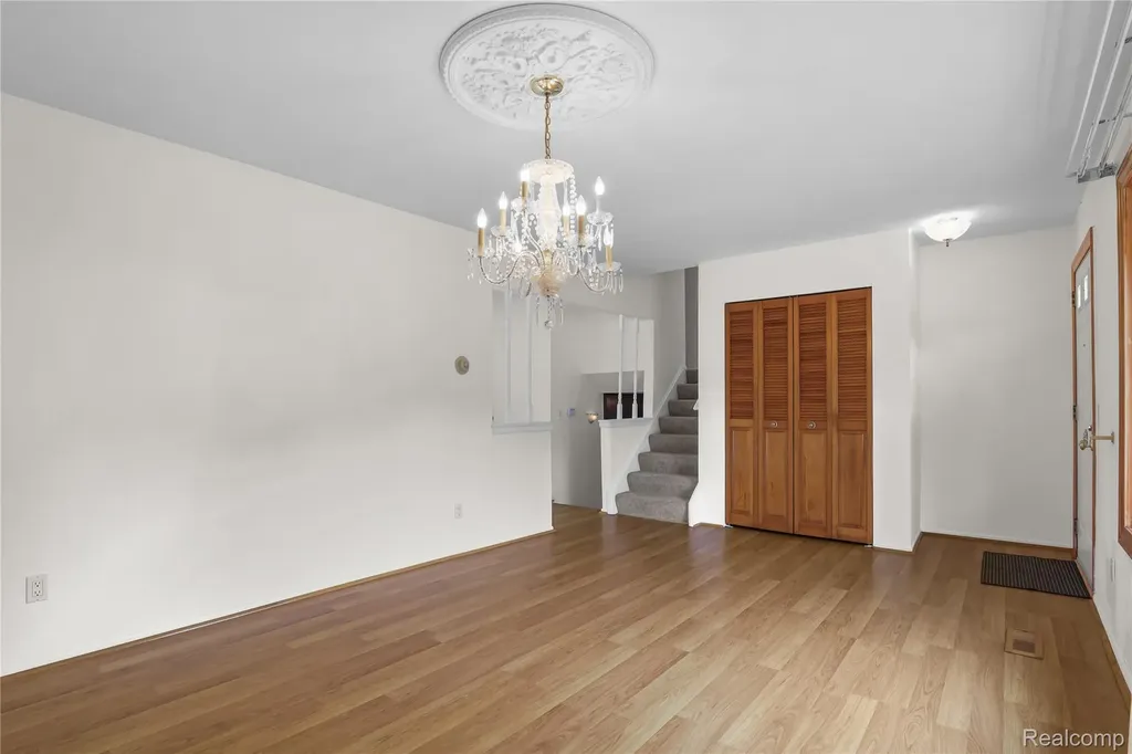 2814 Burgess Hill Drive Waterford Charter Township MI 48329