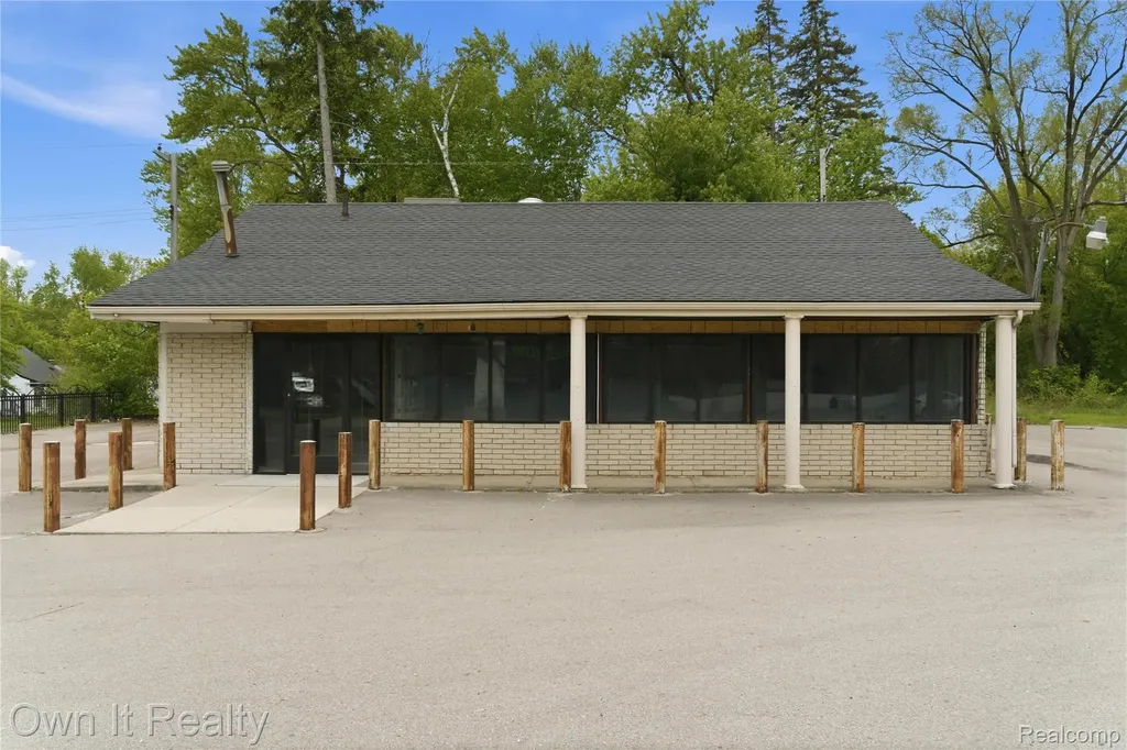24611 W Mcnichols Road Detroit City MI 48219