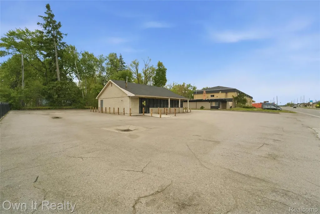 24611 W Mcnichols Road Detroit City MI 48219