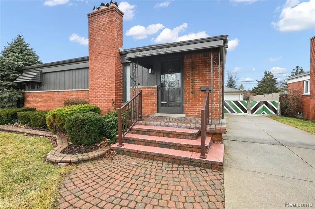 31229 Share Street St. Clair Shores City MI 48082