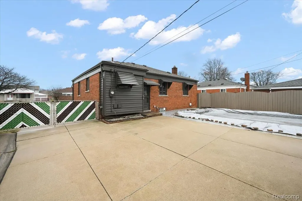 31229 Share Street St. Clair Shores City MI 48082