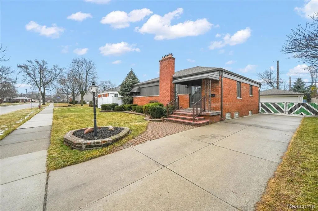 31229 Share Street St. Clair Shores City MI 48082