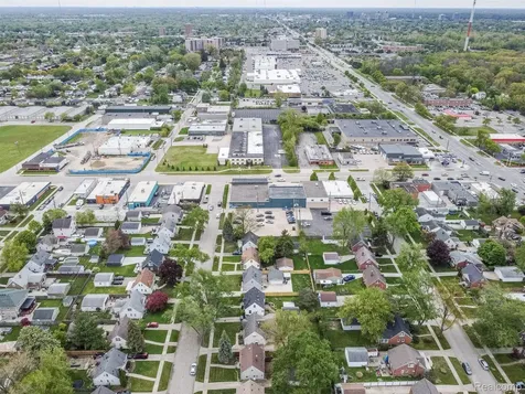 1863 Thomas Avenue Berkley City MI 48072