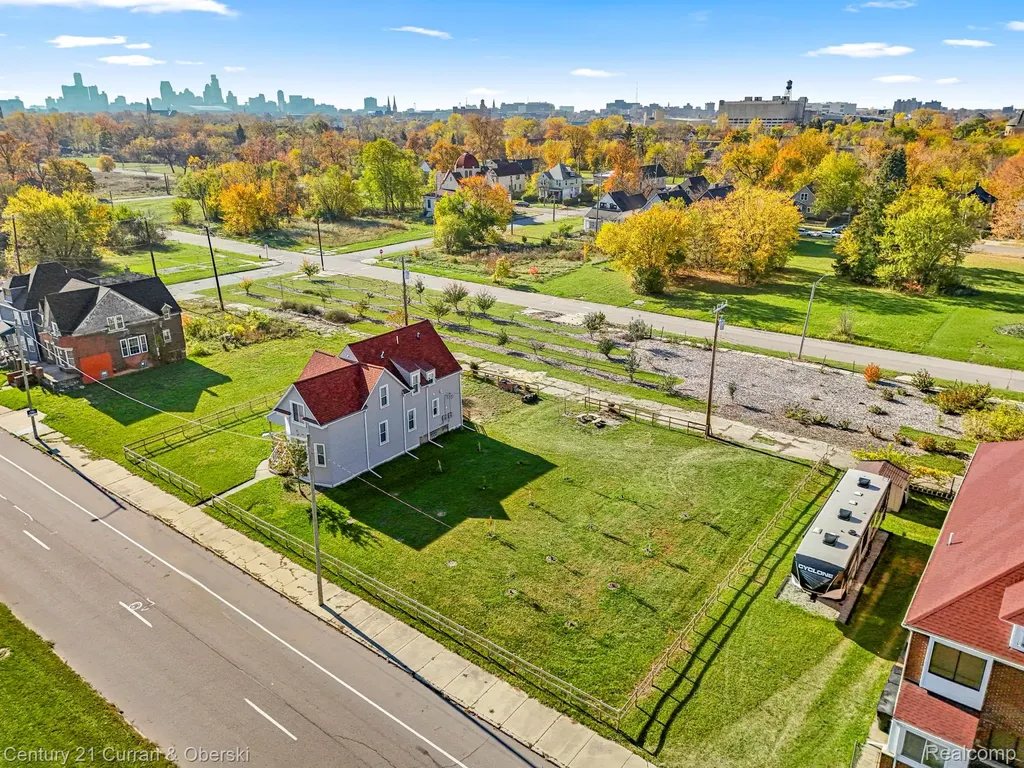 1973 E Grand Boulevard Detroit City MI 48211