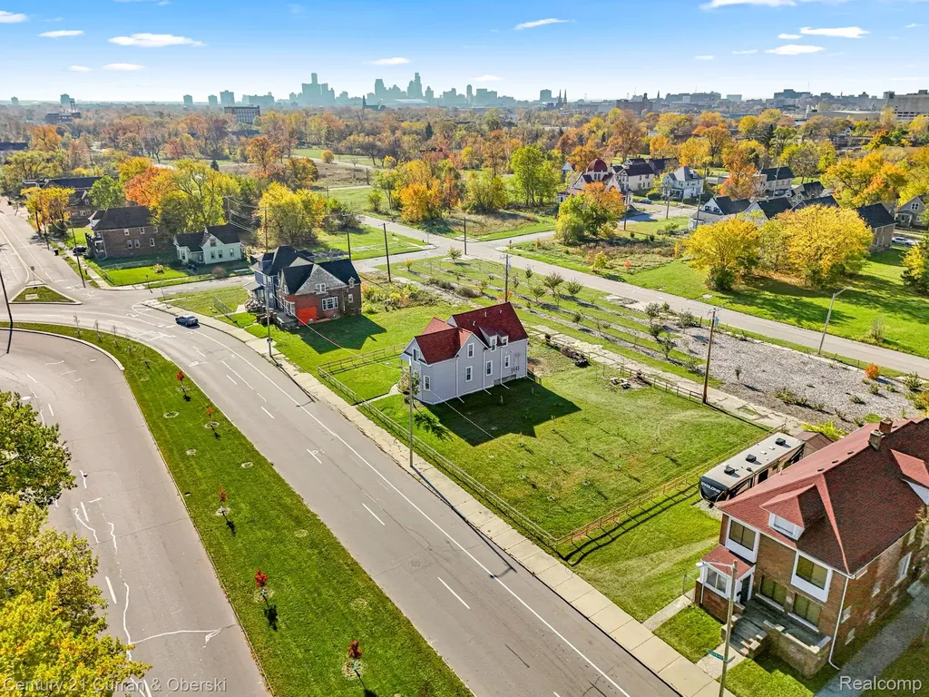 1973 E Grand Boulevard Detroit City MI 48211