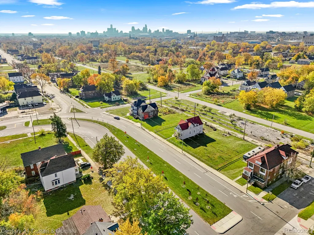 1973 E Grand Boulevard Detroit City MI 48211