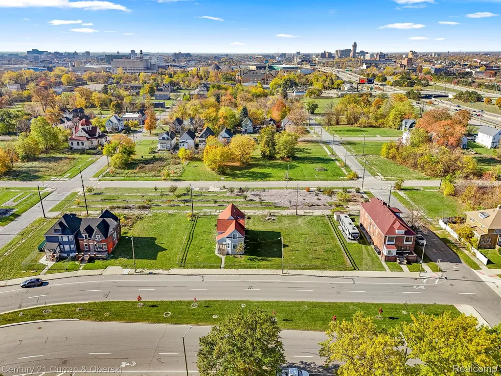 1973 E Grand Boulevard Detroit City MI 48211