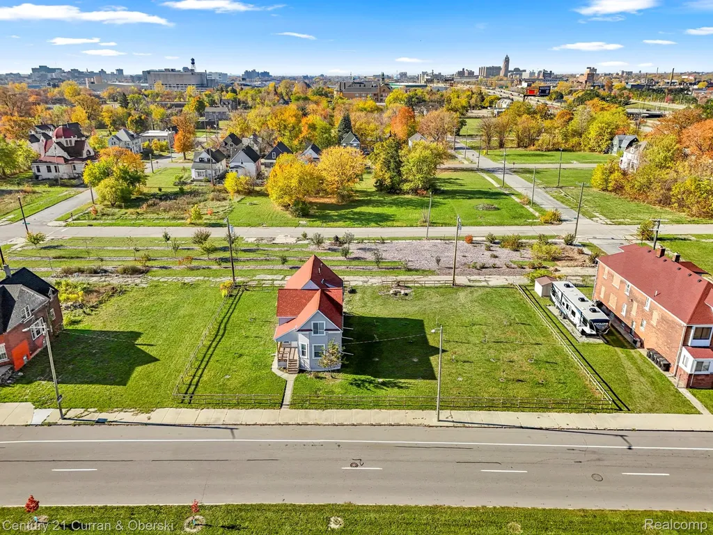 1973 E Grand Boulevard Detroit City MI 48211