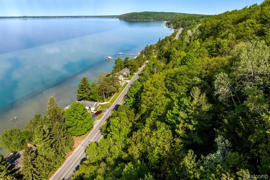 Private Spring Valley Drive Lake Township MI 49617