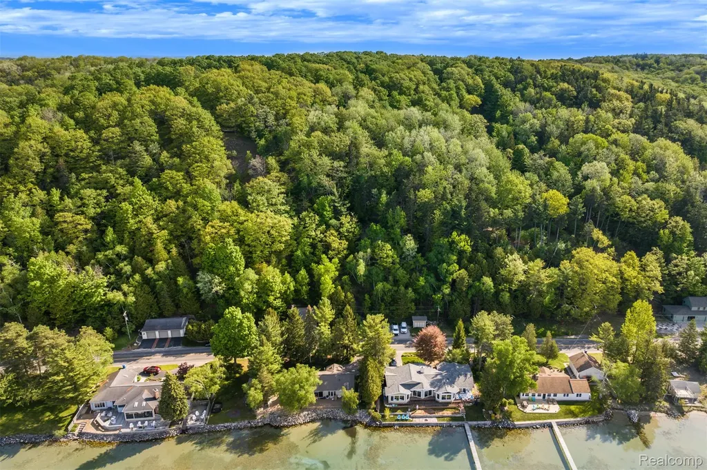 Private Spring Valley Drive Lake Township MI 49617