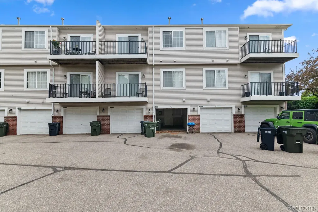 14267 Vauxhall Drive Sterling Heights City MI 48313