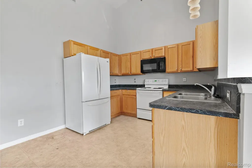 14267 Vauxhall Drive Sterling Heights City MI 48313