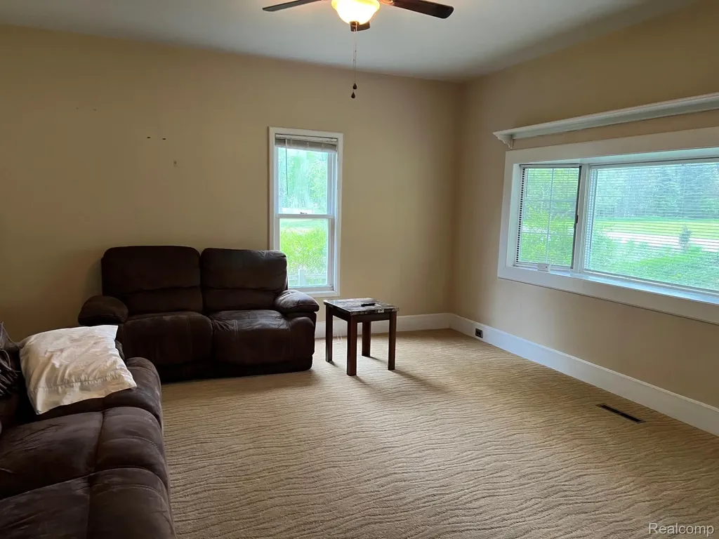 25 W Hunters Creek Road Lapeer Township MI 48446