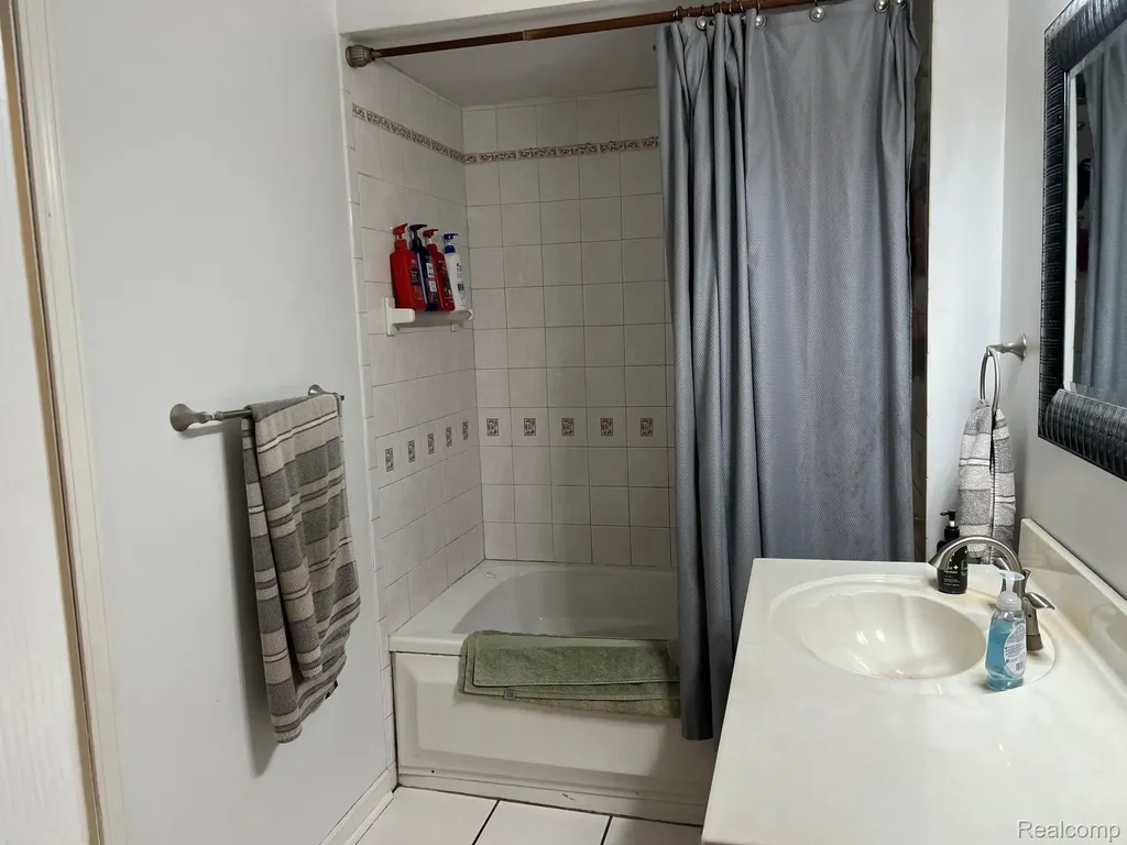 25 W Hunters Creek Road Lapeer Township MI 48446