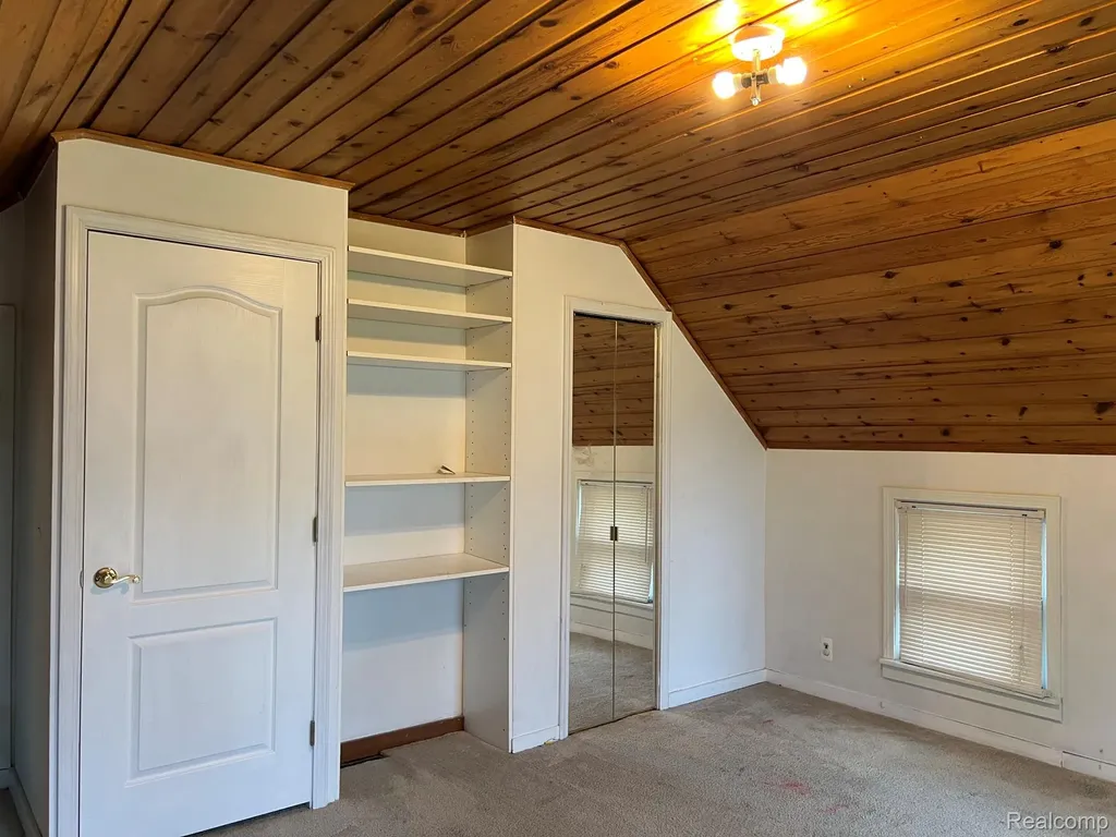 25 W Hunters Creek Road Lapeer Township MI 48446