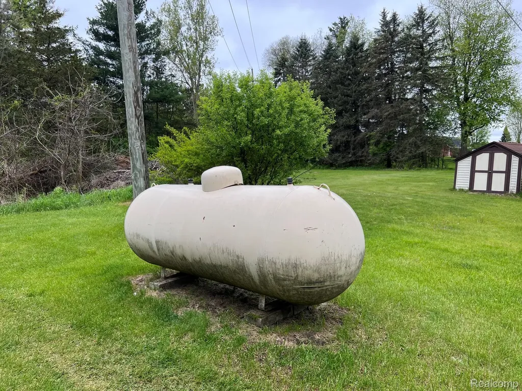 25 W Hunters Creek Road Lapeer Township MI 48446