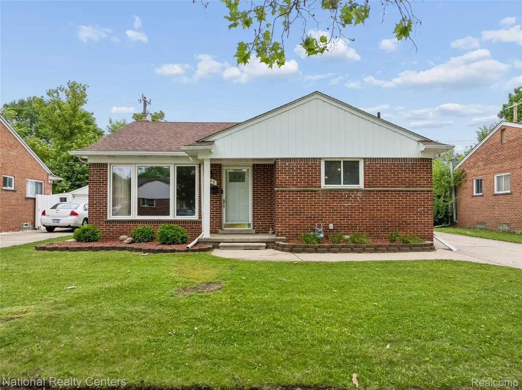8108 Whitefield Street Dearborn Heights City MI 48127
