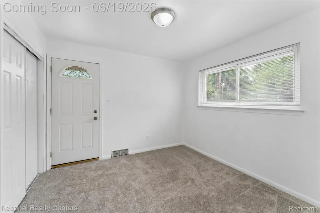 8108 Whitefield Street Dearborn Heights City MI 48127