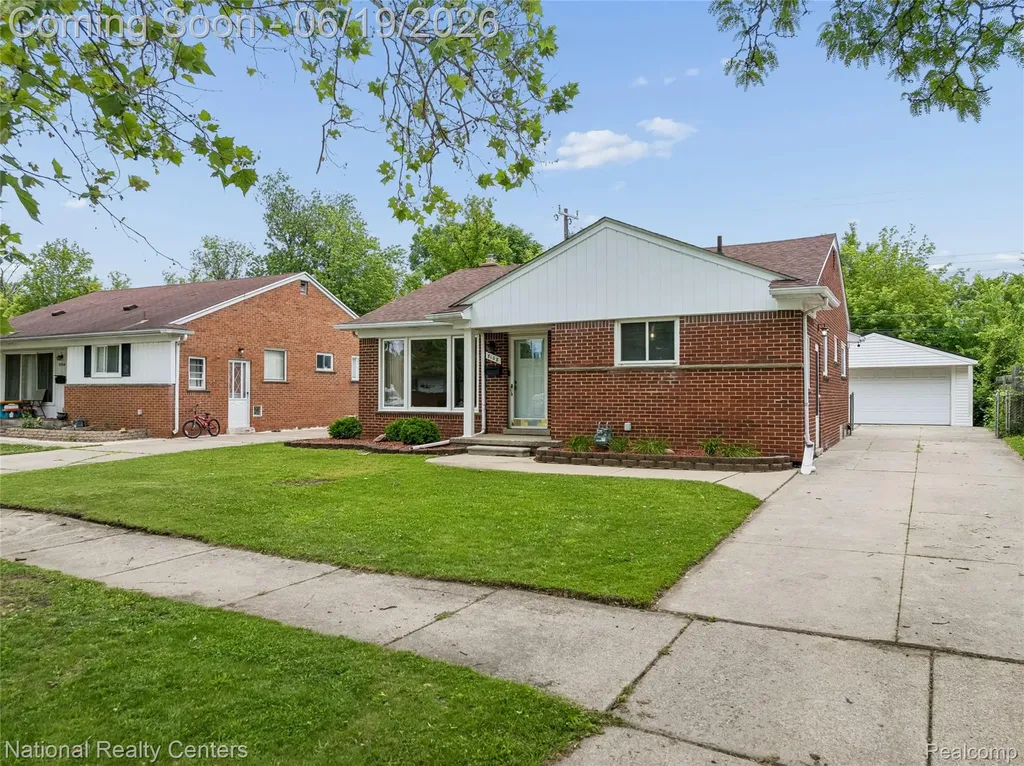 8108 Whitefield Street Dearborn Heights City MI 48127