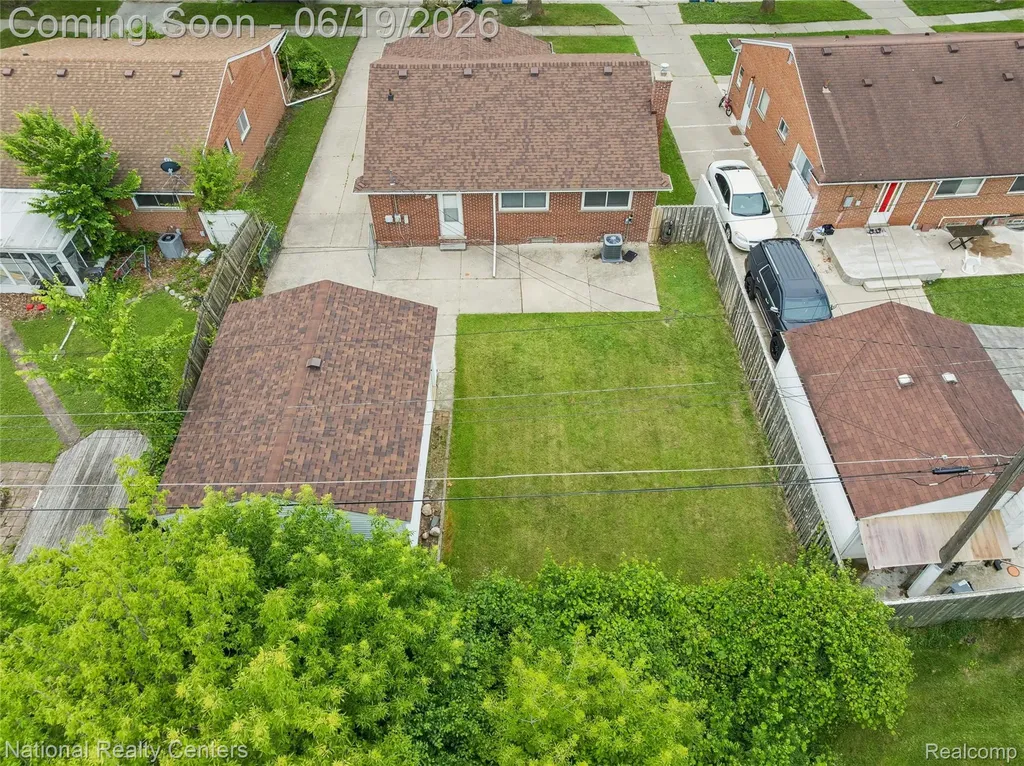 8108 Whitefield Street Dearborn Heights City MI 48127