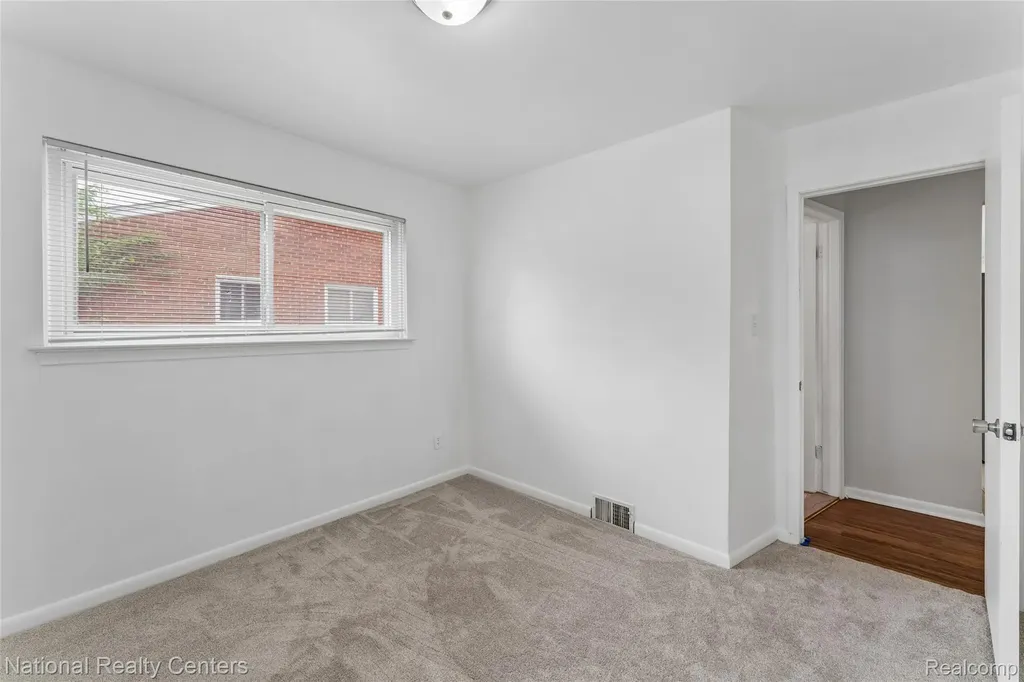 8108 Whitefield Street Dearborn Heights City MI 48127