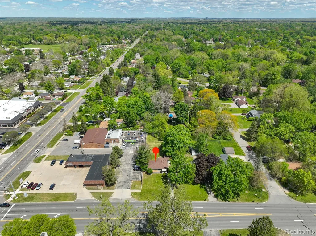 27230 W 6 Mile Road Redford Charter Township MI 48240