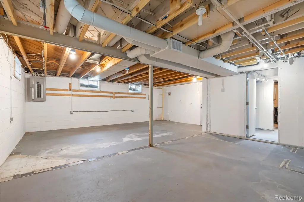 27230 W 6 Mile Road Redford Charter Township MI 48240