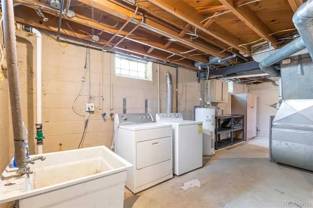 27230 W 6 Mile Road Redford Charter Township MI 48240