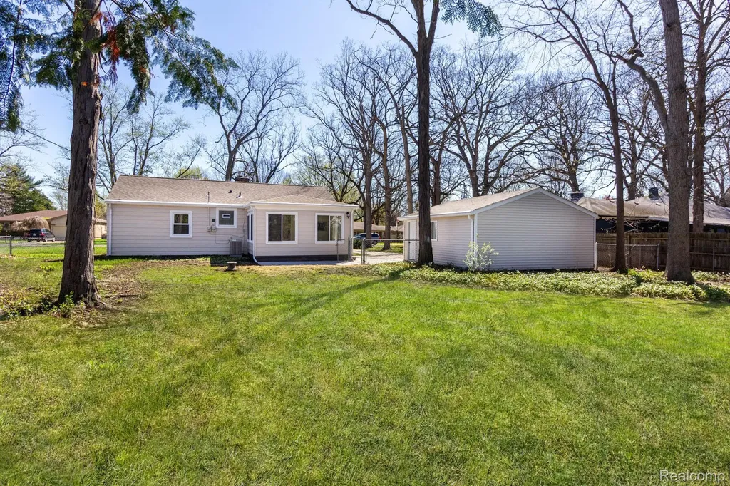 36777 Mulberry Street Clinton Charter Township MI 48035