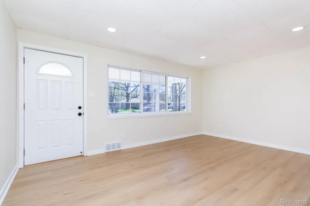 36777 Mulberry Street Clinton Charter Township MI 48035