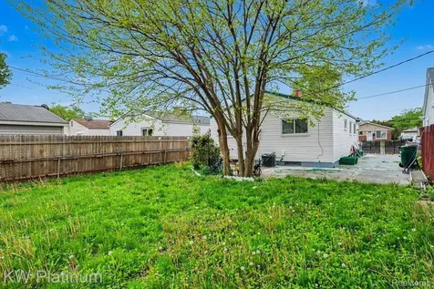 32000 Saint Margaret Street St. Clair Shores City MI 48082