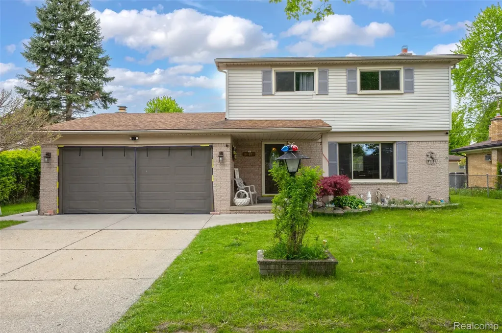 30615 Scrivo Drive Warren City MI 48092