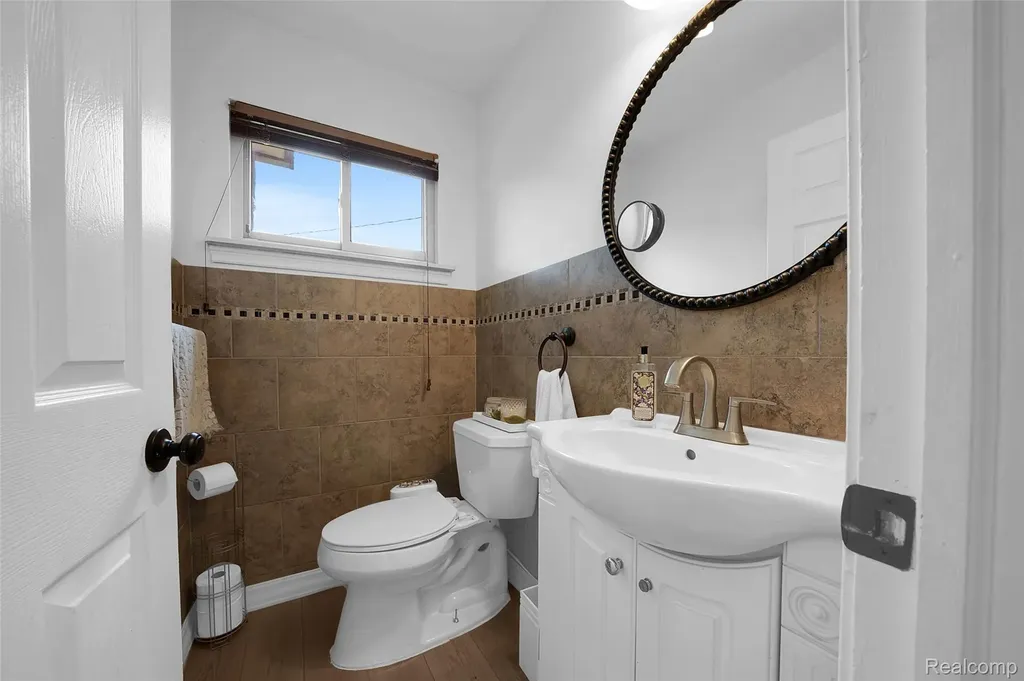 30615 Scrivo Drive Warren City MI 48092