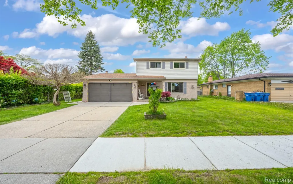 30615 Scrivo Drive Warren City MI 48092