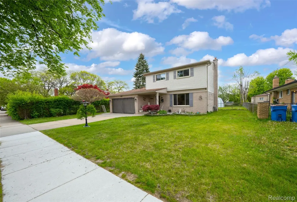 30615 Scrivo Drive Warren City MI 48092