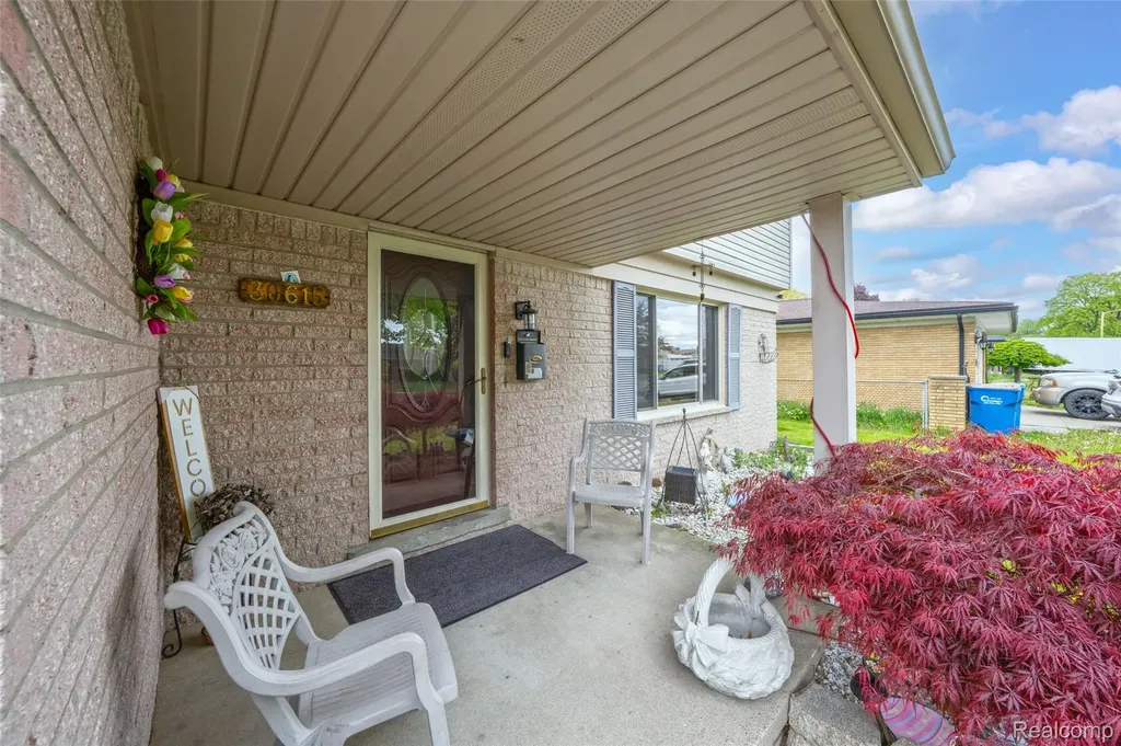 30615 Scrivo Drive Warren City MI 48092