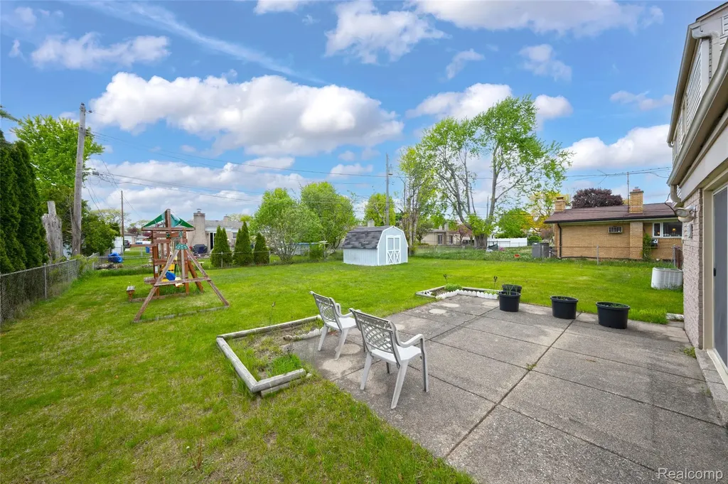 30615 Scrivo Drive Warren City MI 48092