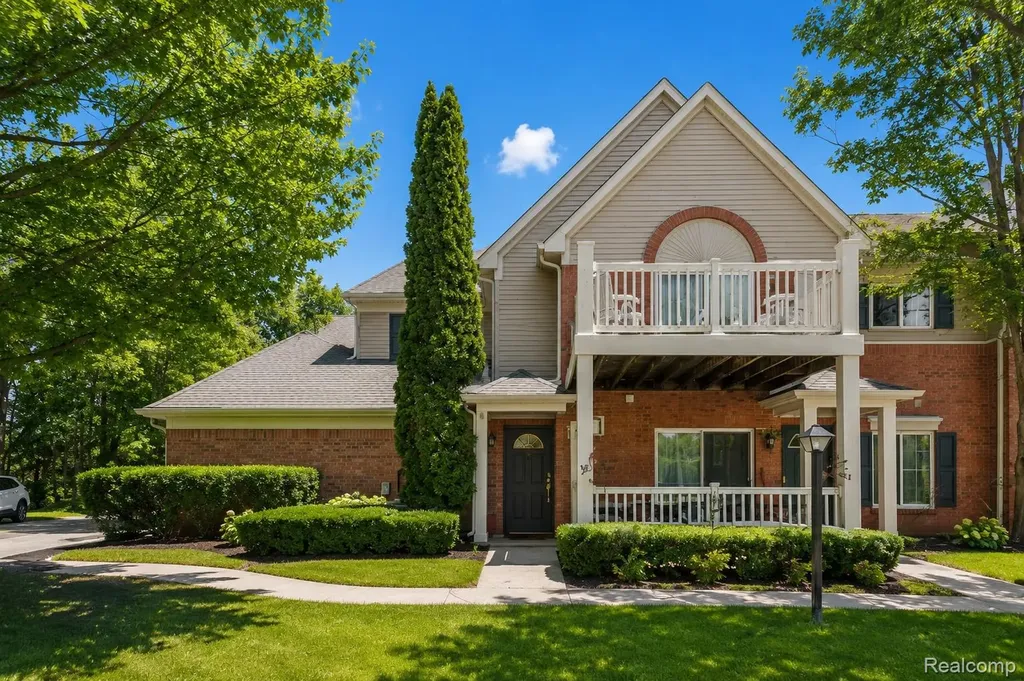 210 Marigold Circle Westland City MI 48185