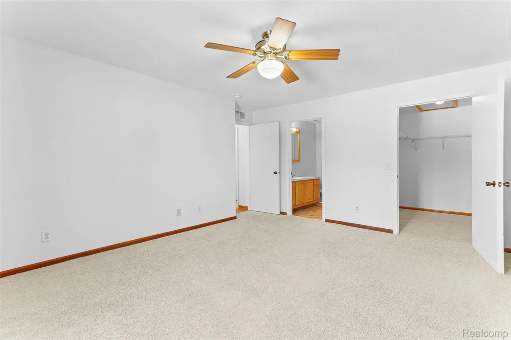 210 Marigold Circle Westland City MI 48185