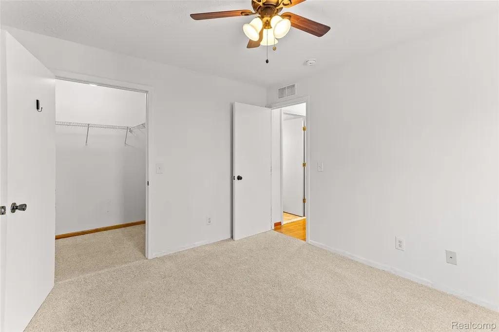 210 Marigold Circle Westland City MI 48185
