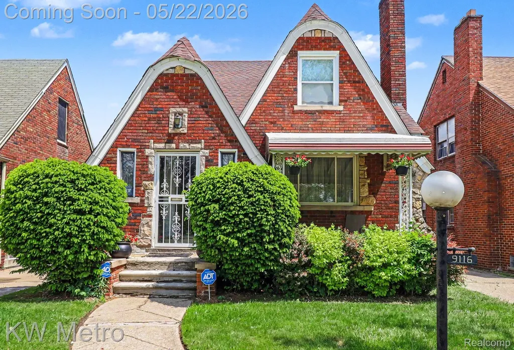 9116 Meyers Road Detroit City MI 48228