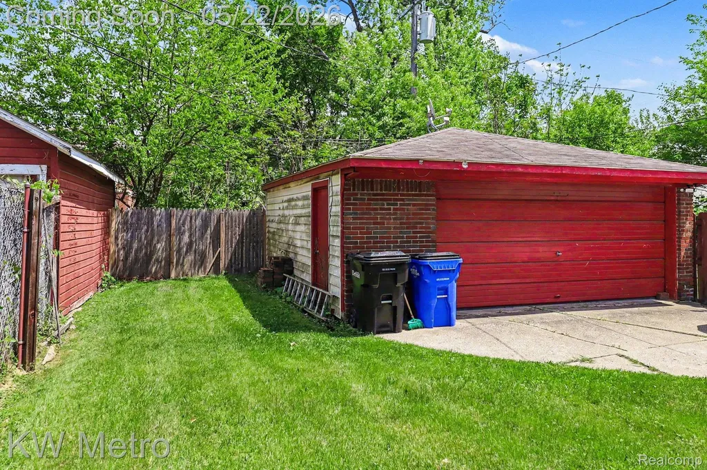 9116 Meyers Road Detroit City MI 48228