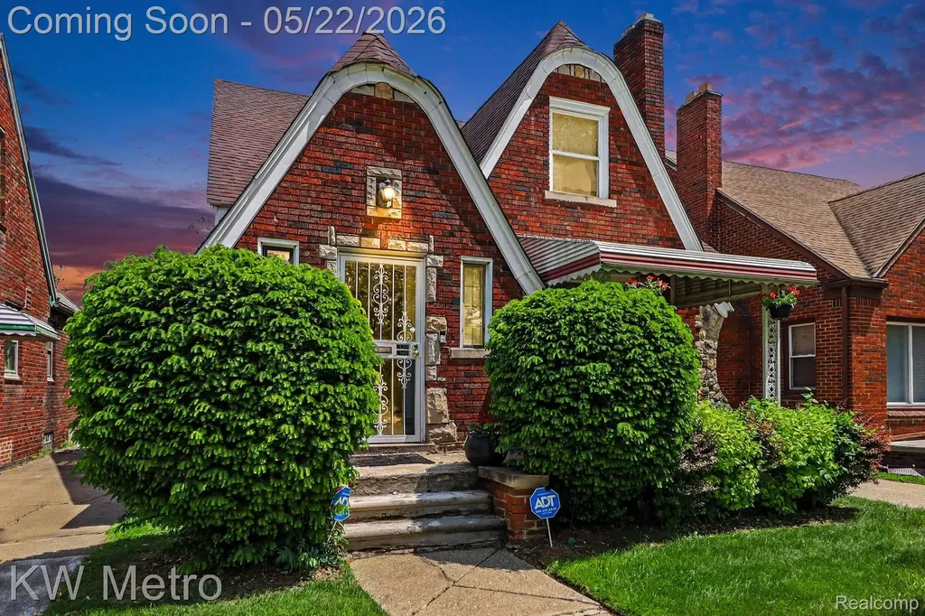 9116 Meyers Road Detroit City MI 48228
