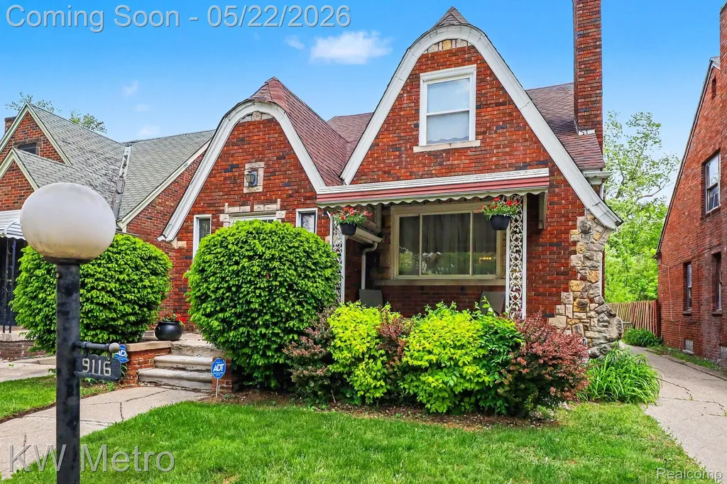 9116 Meyers Road Detroit City MI 48228