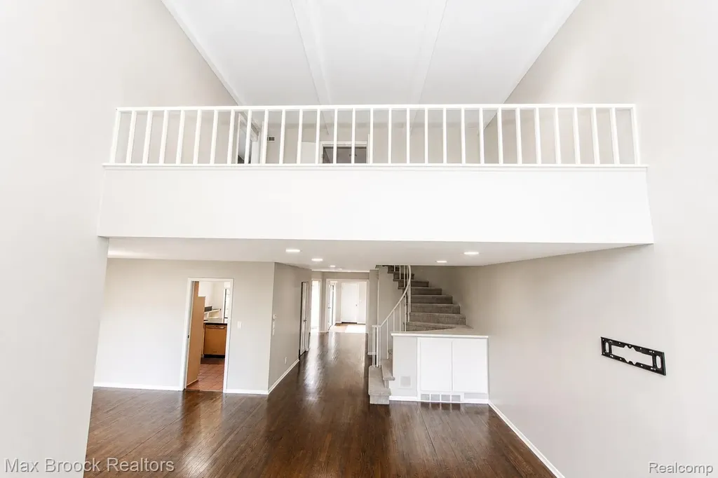7139 Creeks Crossing West Bloomfield Charter Township MI 48322