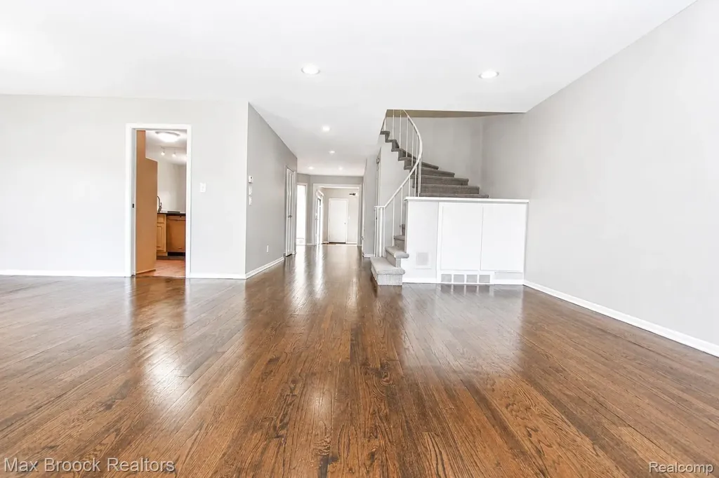 7139 Creeks Crossing West Bloomfield Charter Township MI 48322
