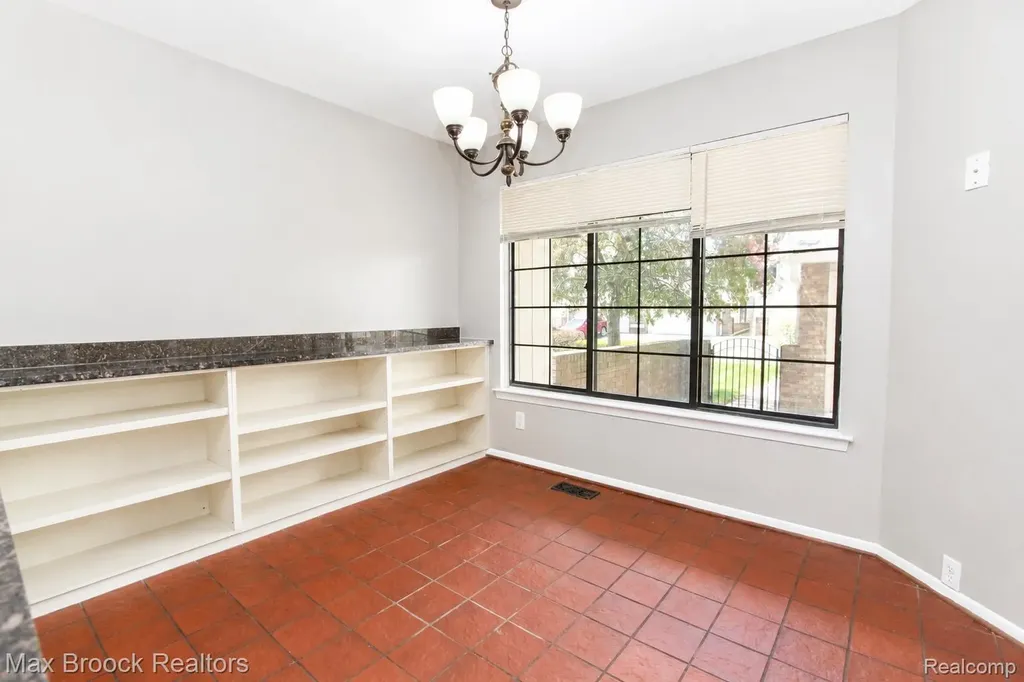 7139 Creeks Crossing West Bloomfield Charter Township MI 48322