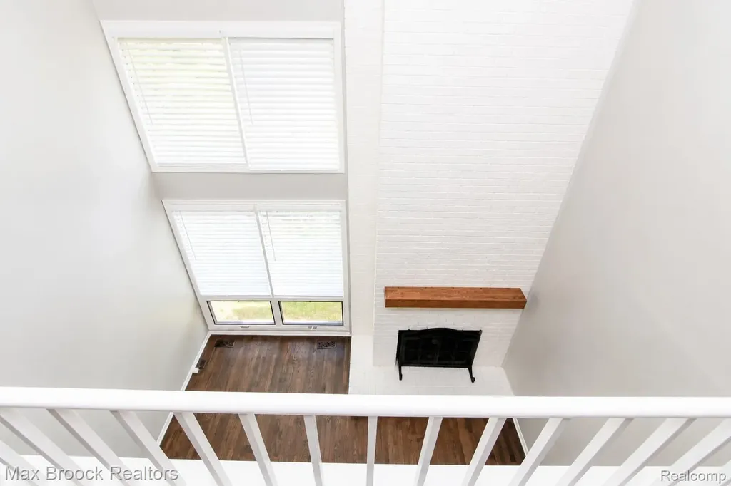 7139 Creeks Crossing West Bloomfield Charter Township MI 48322
