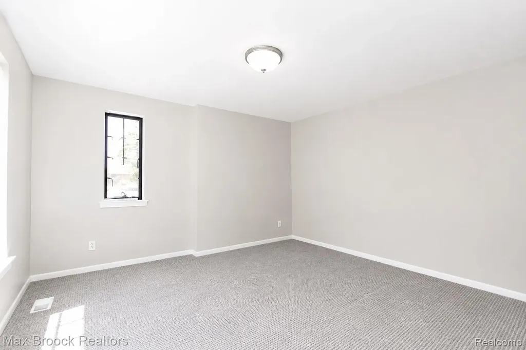 7139 Creeks Crossing West Bloomfield Charter Township MI 48322
